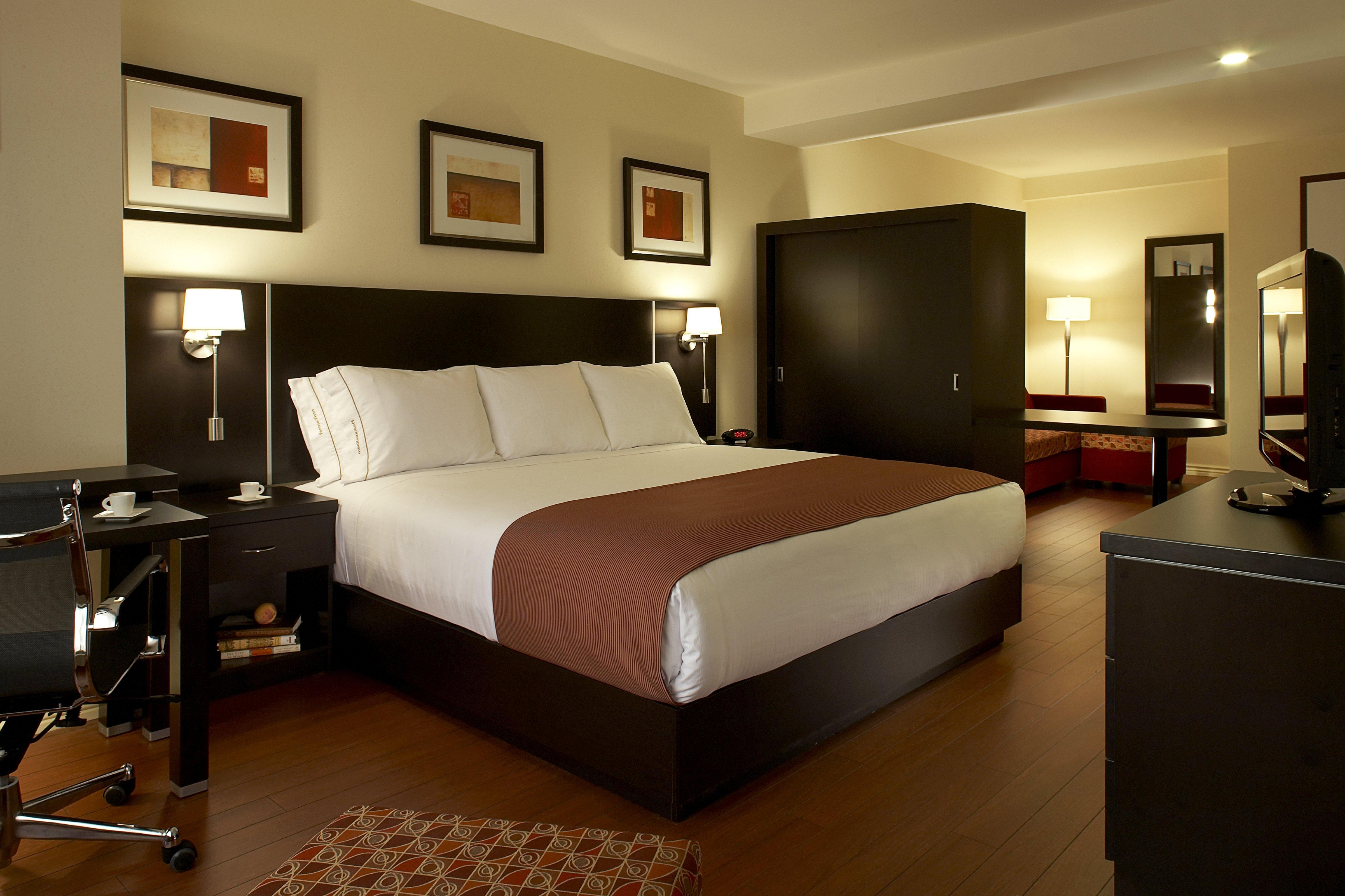 Holiday Inn&Suites Montreal Airport Dorval Exterior foto
